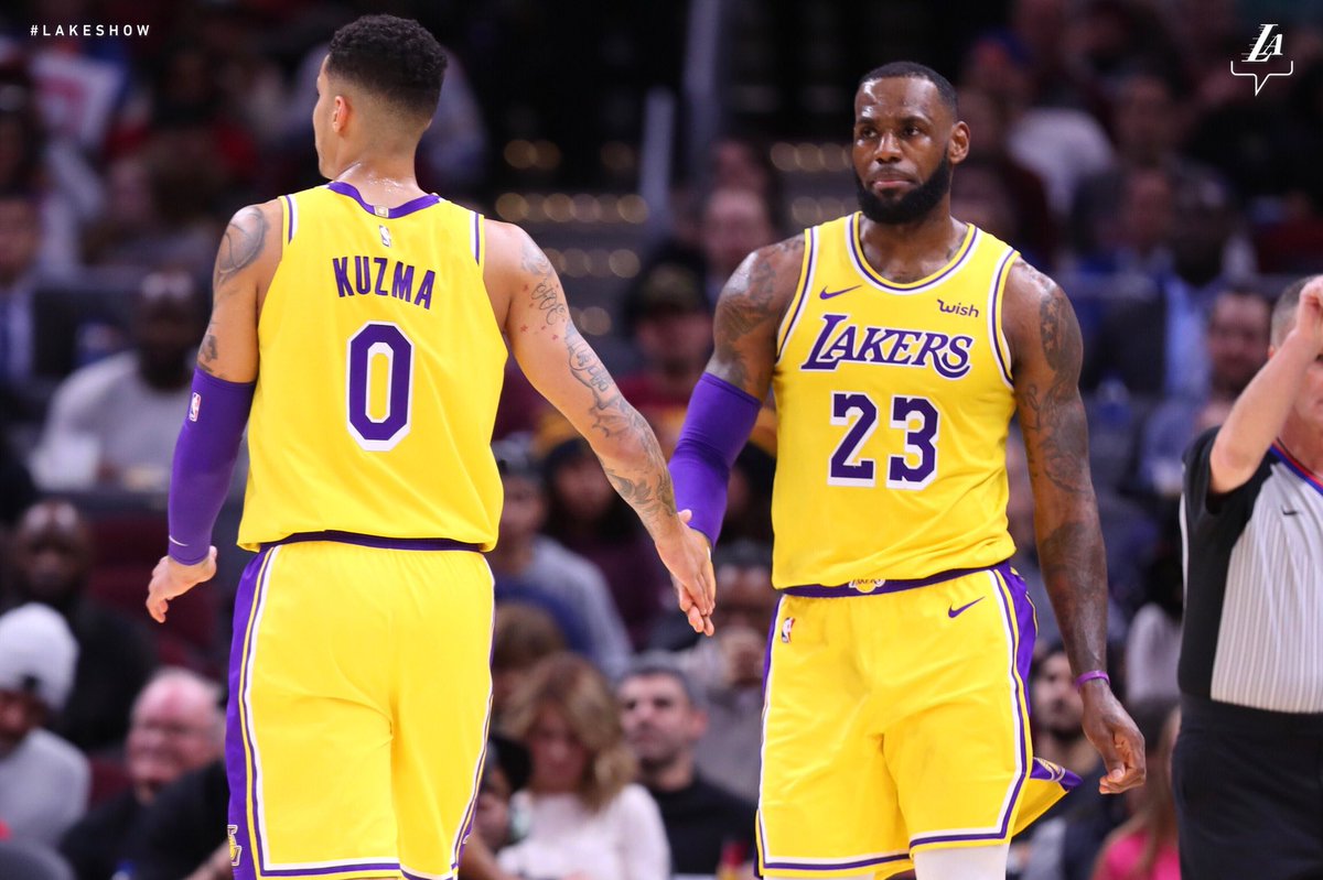 他展现了在 他展现了在