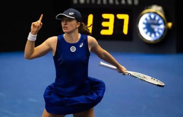 曼晚：在新的定位球教练加入后，曼联的定位球战术颇具威胁