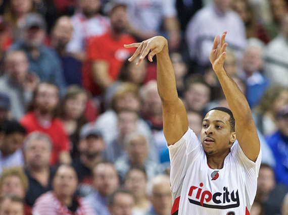 中国男篮在比赛中火力全开，赵睿和胡金秋表现抢眼，狂虐日本队！.