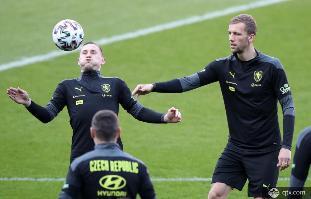 [中超]杨立瑜突破制造点球 法比奥主罚命中.